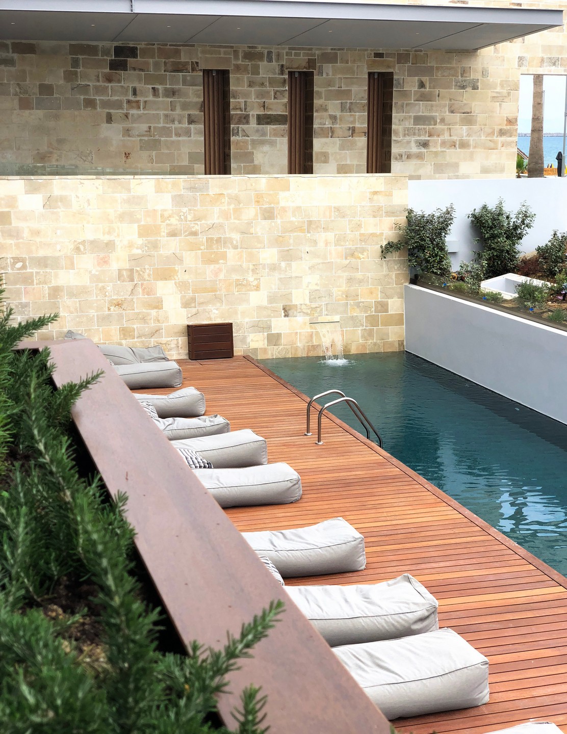 SHARING POOL 1